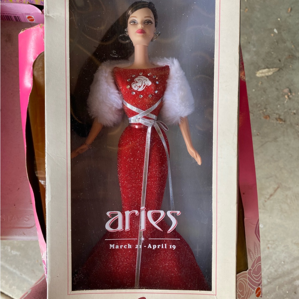 Aries collectible Barbie - 2004
